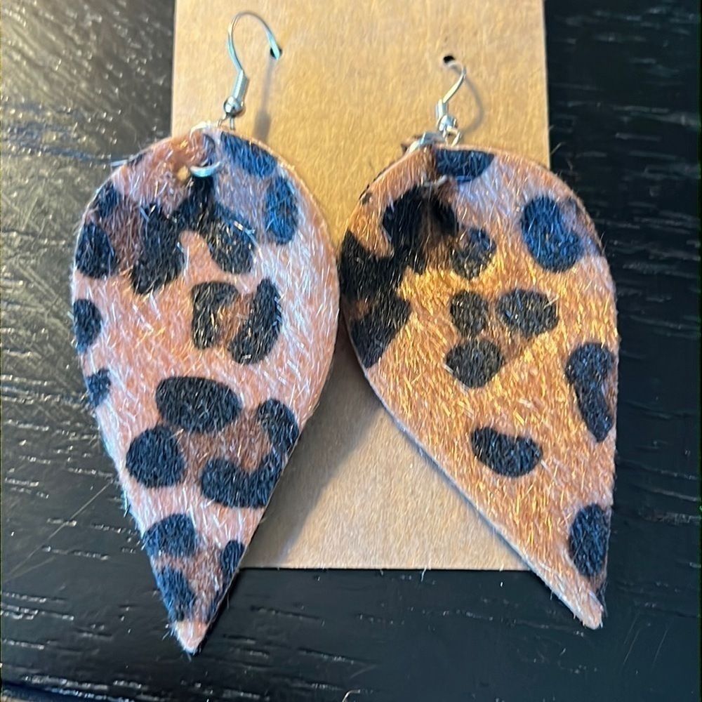 Faux pony hair leopard print earrings-NWT